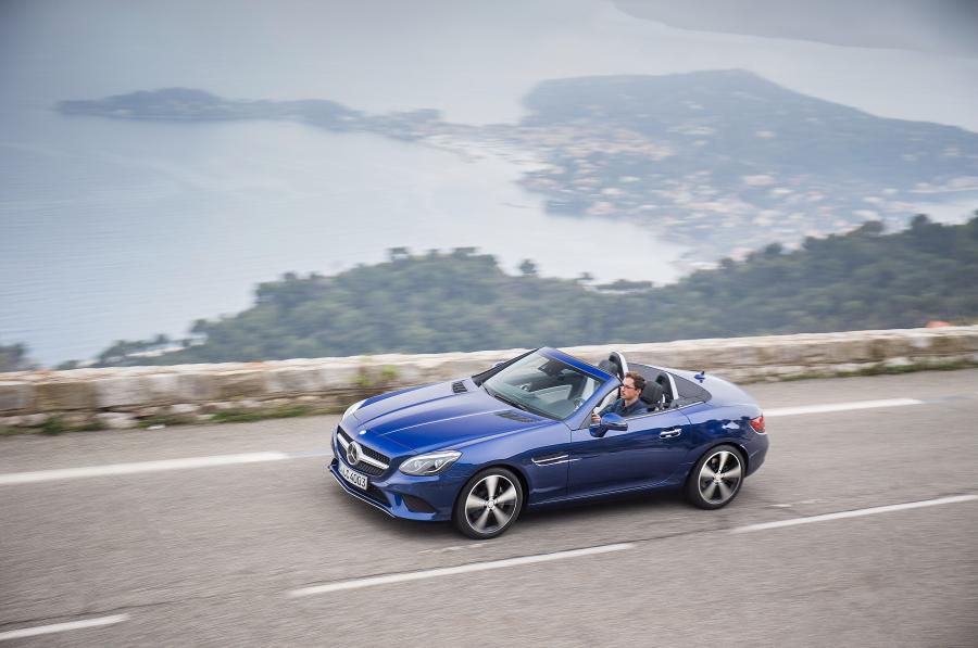  Mercedes-Benz SLC300 2016 года  (фото 13 из 22)